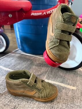 Vans Kids Olive Suede High-Top Sneakers with Gum Sole